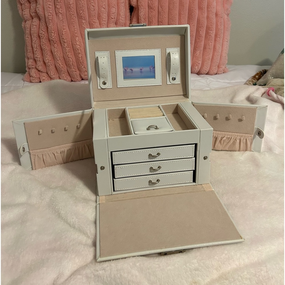 White Jewelry box. Homde
